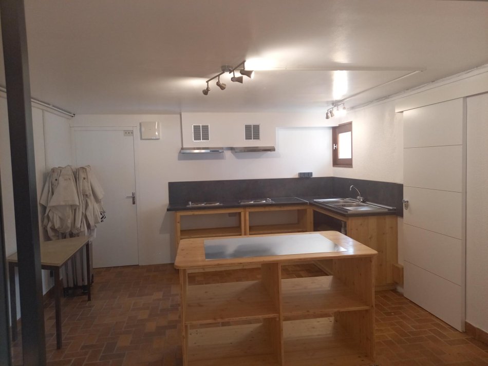 Cuisine salle du Queyron